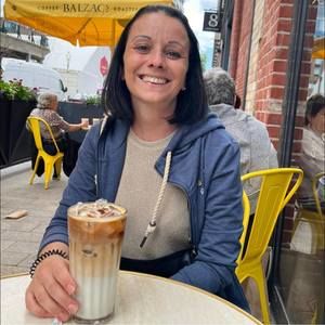 Meet your Posher, Syndia